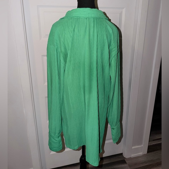 PrettyLittleThing Mint Ruched Button-Down Blouse - Picture 3 of 5